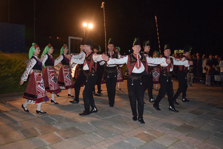 С огнено шоу и огнено слово ГЕРБ закри предизборната си кампания в Кърджали