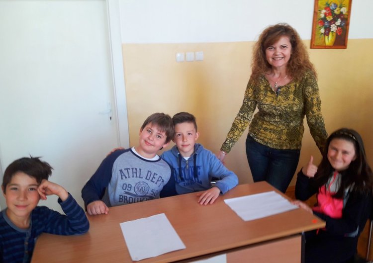 Отборът победител - 3 д клас с р-л Невена Димитрова