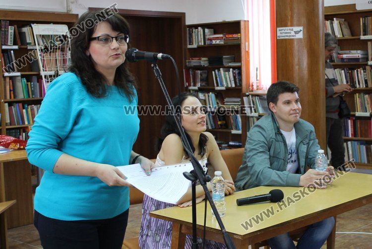 Национални състезатели играха шах с димитровградски деца