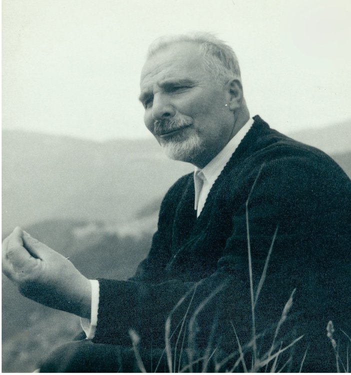 Посвещават изложба на 100-годишнината от рождението на отец Константин Канев