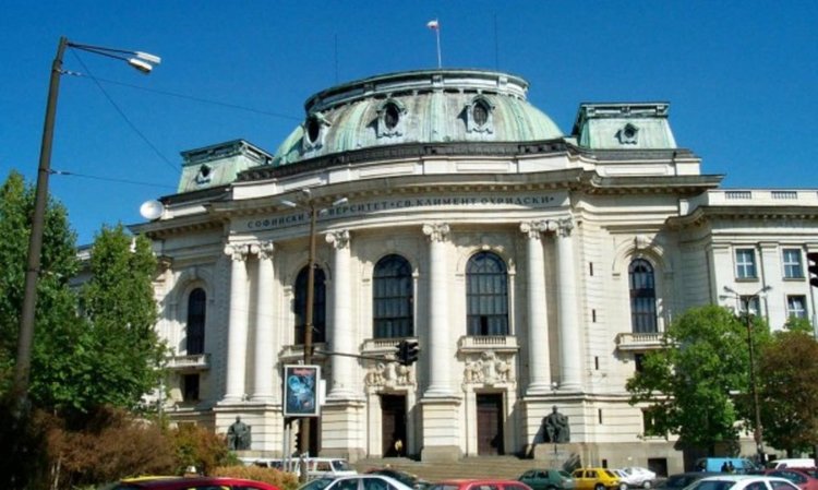 В СУ днес са история и география за кандидат-студентите