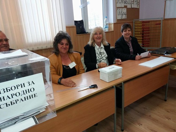 Избирателната активност е над 41%