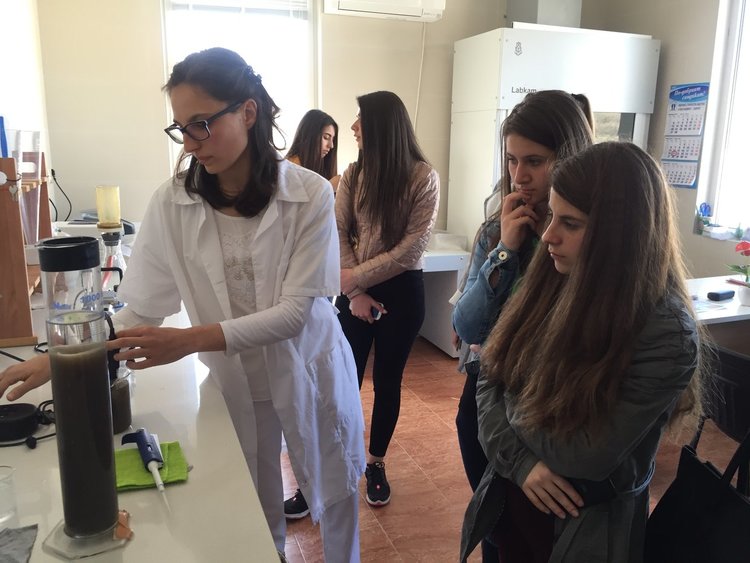 Младите еколози от „Йордан Йовков“ посетиха Пречиствателната станция в Момчилград