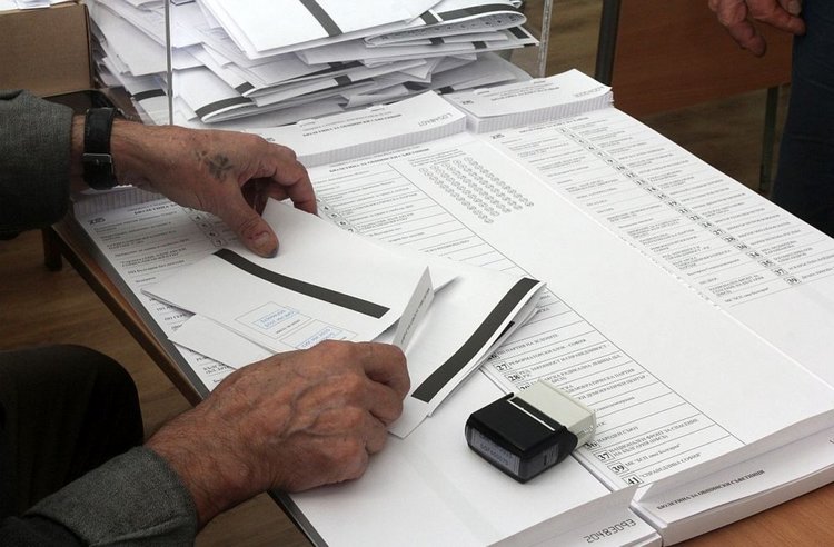 Българи гласуват и зад граница в 70 държави