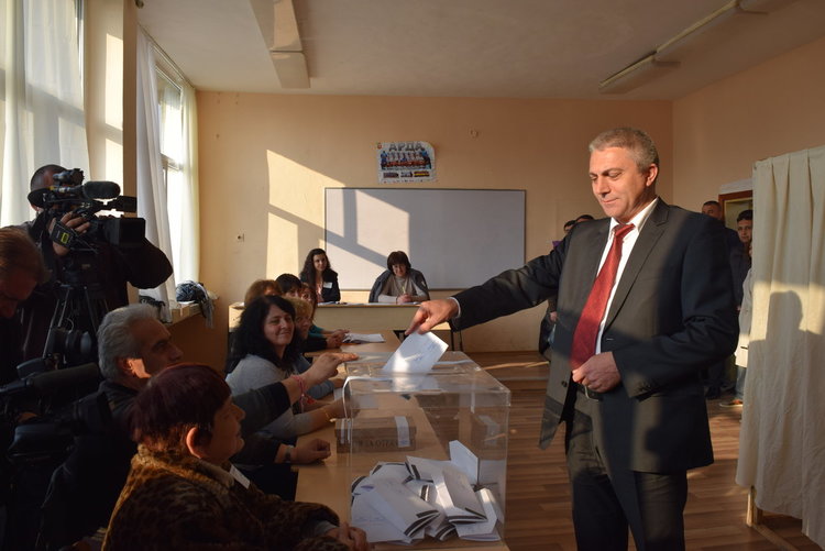 Мустафа Карадайъ