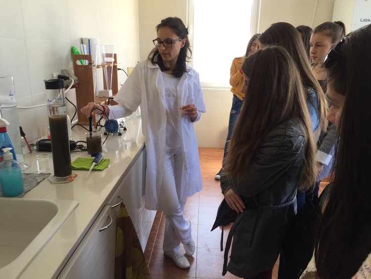 Младите еколози от „Йордан Йовков“ посетиха Пречиствателната станция в Момчилград