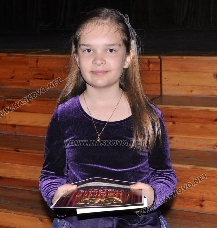 45 деца се състезават в рецитаторски конкурс в Младежкия