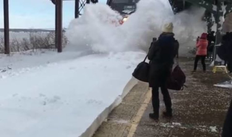  Влак причини лавина на гара в Ню Йорк