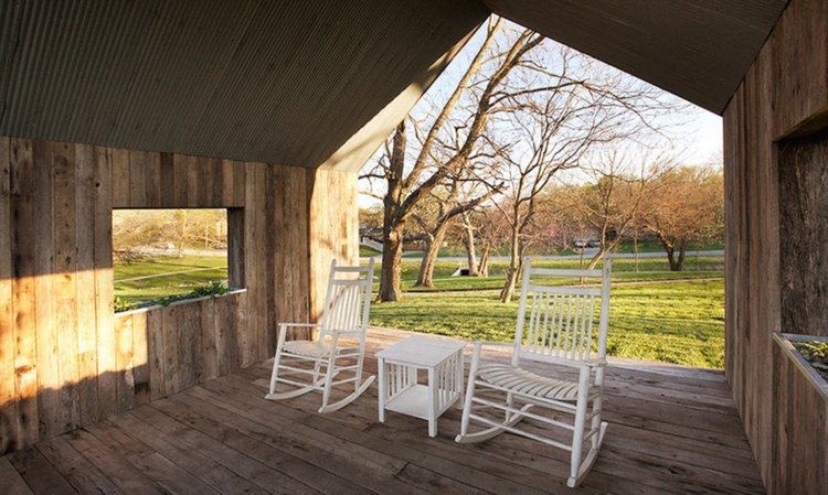 „Къща с облак“ получава дъжд по поръчка