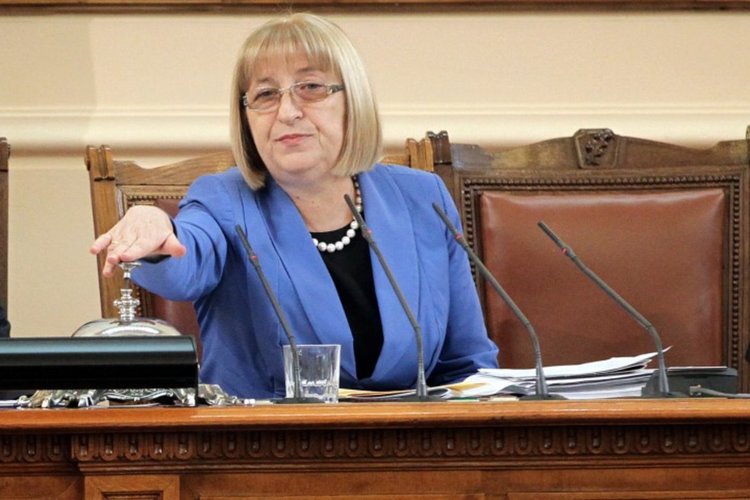 Цачева изместена назад в листата, може да не влезе в НС