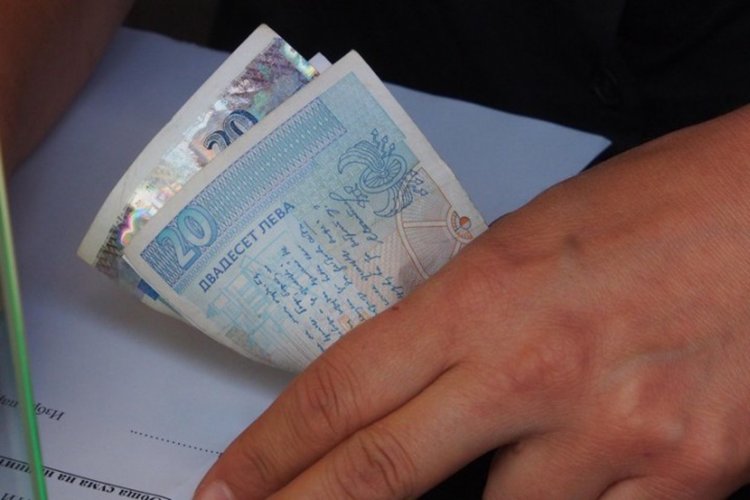 Задържаха кмет от ДПС за купуване на гласове