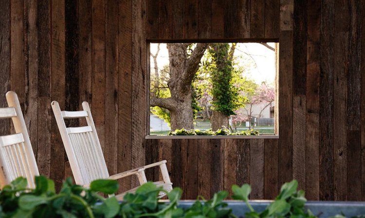 „Къща с облак“ получава дъжд по поръчка