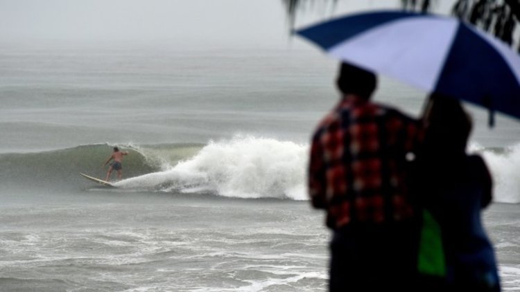Евакуация в Австралия заради приближаването на циклон