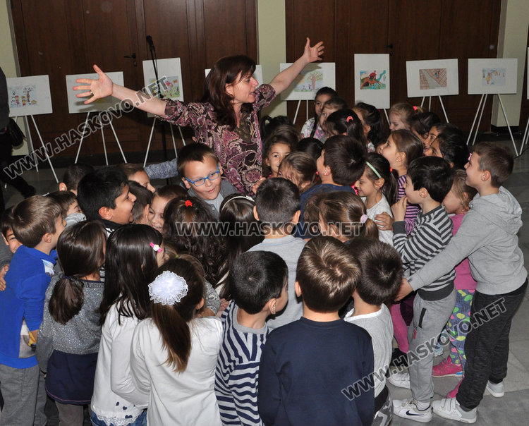 Наградиха деца, нарисували добрини