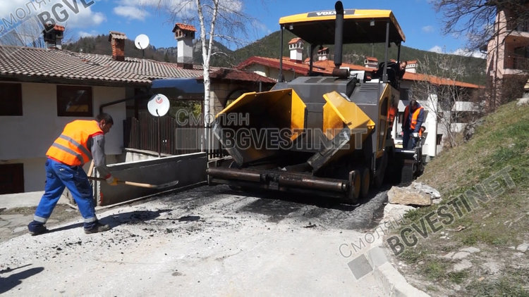 Общината стартира планираното асфалтиране на улици и участъци