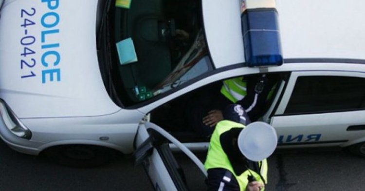 Пътник пострада,след като кола удари автомобил с подпийнал шофьор