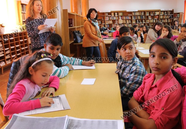 Пет отбора мериха сили в състезанието "Най-добре четящ клас" в Димитровград