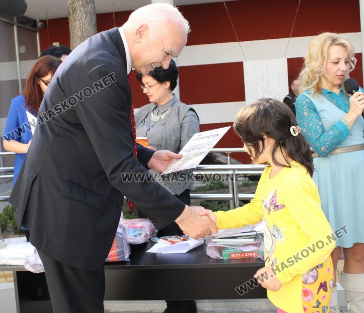 Победителите в три общински конкурса взеха грамоти и награди