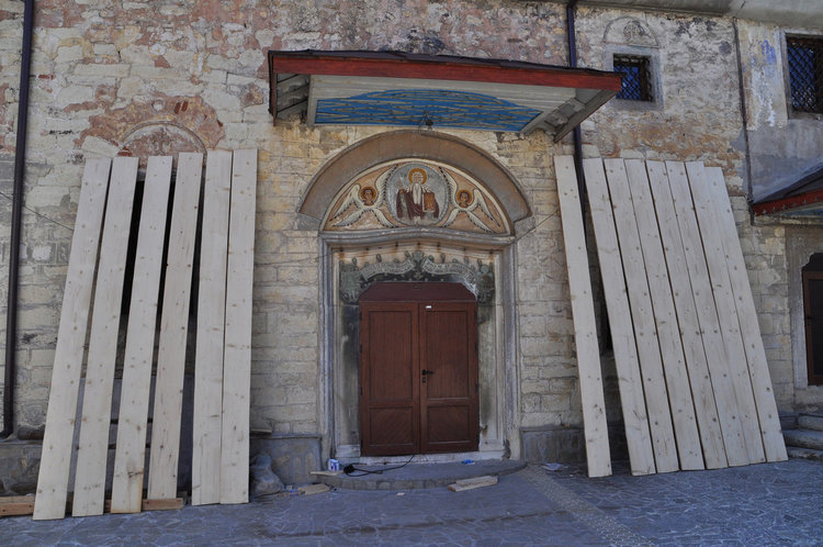 Великденска служба ще има в  „Успение Богородично“, въпреки ремонта