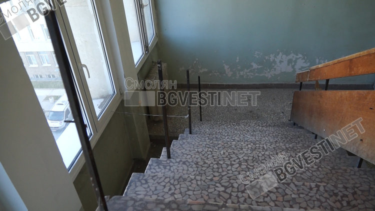 Мизерна обстановка и шест етажа по стълбите посрещат пациентите на туберкулозния кабинет в Смолян