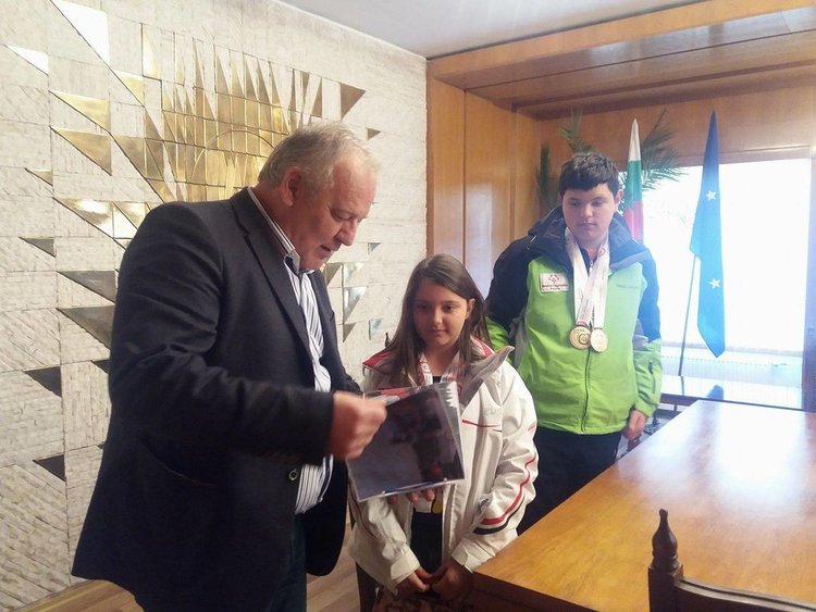 С два златни медала за Калин Георгиев се върнаха смолянските представители в игрите на Спешъл Олимпикс
