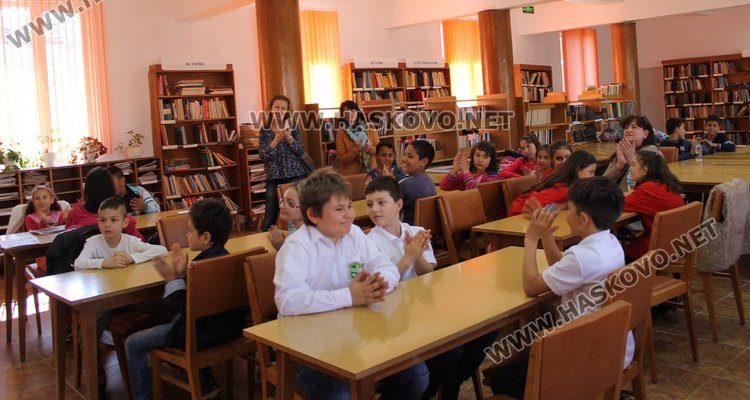 Пет отбора мериха сили в състезанието "Най-добре четящ клас" в Димитровград
