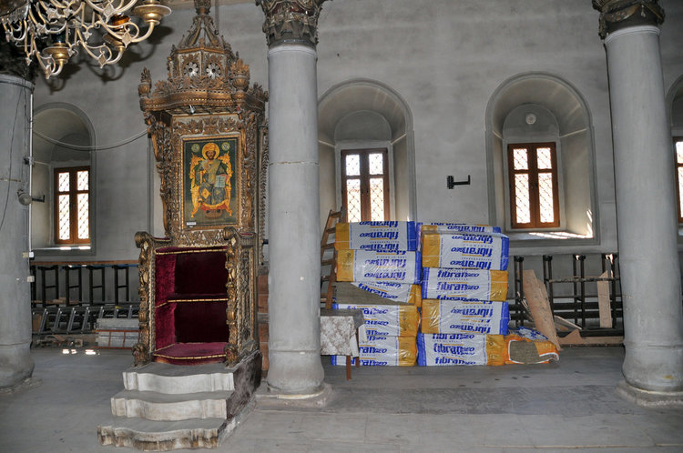 Великденска служба ще има в  „Успение Богородично“, въпреки ремонта