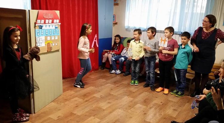 Първокласници от СУ "Л.Каравелов" сътвориха приказки за буквите