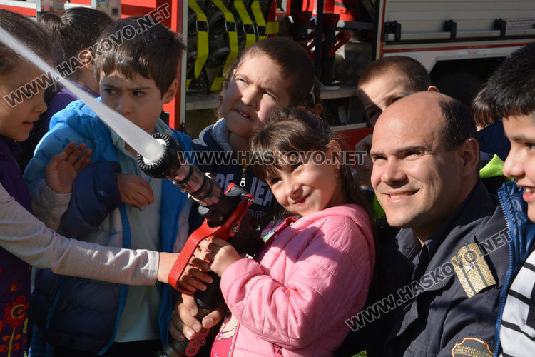 По сценарий: Гасиха детска градина в Хасково