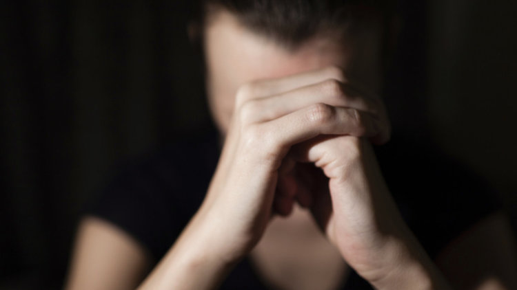 Разследват мъж, чиято жена е приета в болница заради травма на главата