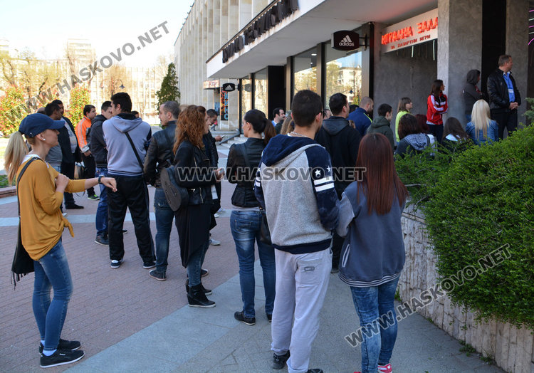 Навалица на младежката трудова борса, 11 фирми търсят хора