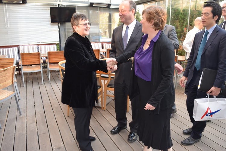 Посланик Ерик Рубин отпразнува рождения си ден сред „Приятели на САЩ”в Кърджали