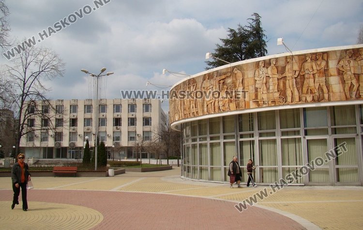 Финансовата помощ бе гласувана на сесия на ОбС в зала "Гросето"