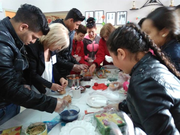 Възпроизведоха Великден  в Професионална гимназия по облекло и дизайн ,,ЕВРИДИКА“