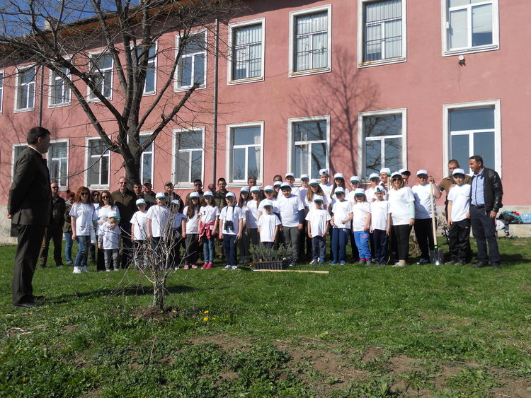 Децата от Буково станаха лесовъди за един ден