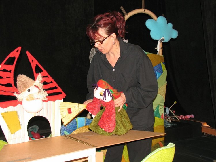 Хасковският театър представя две премиери през април