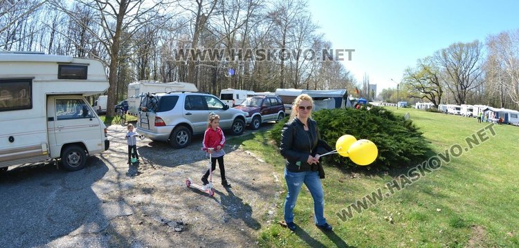 Над 100 кемпера от цялата страна приюти парк "Марица" 