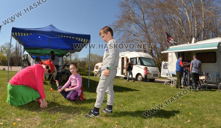 Над 100 кемпера от цялата страна приюти парк "Марица" 