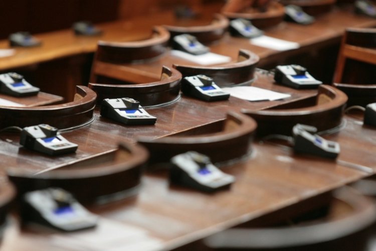 Десетима се отказаха да са депутати