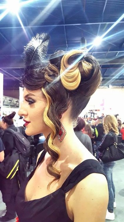 Димитровградчанка спечели първо място във фестивал за прически