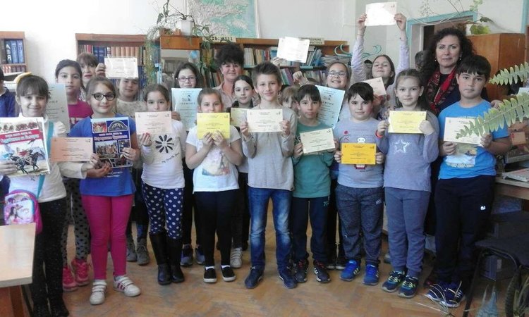 Читалище "Хр.Ботев" отличи най-активните си малки читатели