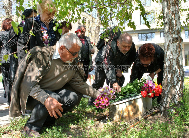 Хасковлии почетоха паметта на жертвите в Санкт Петербург 