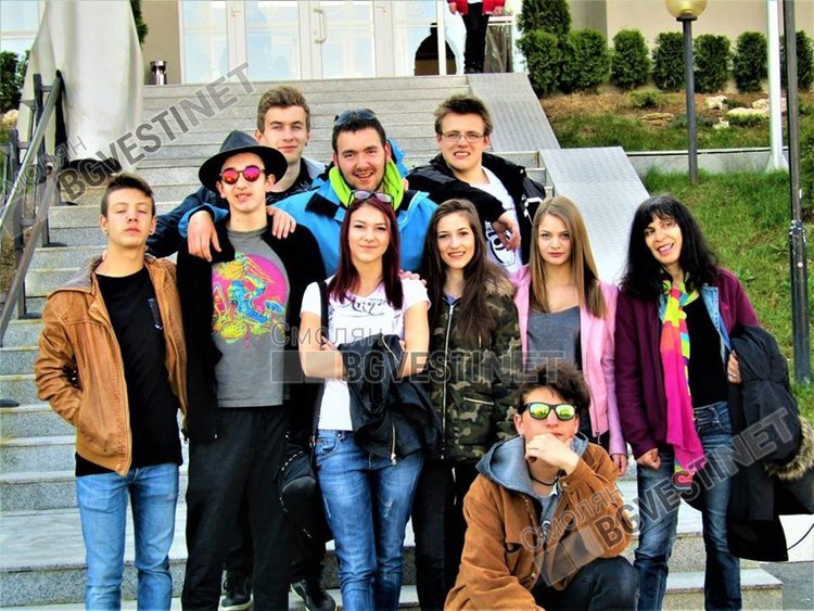 Възпитаници на езиковата гимназия грабнаха две награди от Националния фестивал за театър на английски