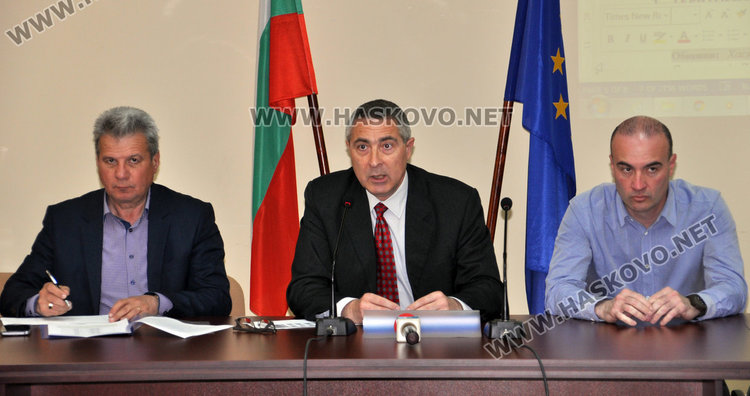 Наемат 60 безработни по програма в областна администрация и в общините