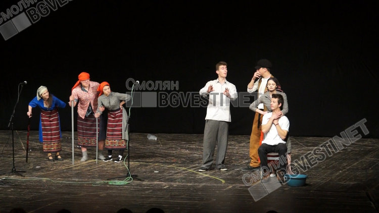 Възпитаници на езиковата гимназия грабнаха две награди от Националния фестивал за театър на английски