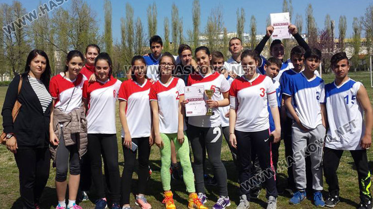 Атлетите на "Смирненски"и "Рилски" първи на ученическите общински игри