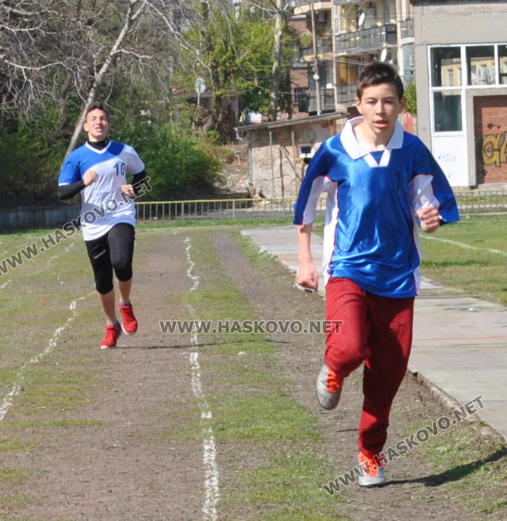 Атлетите на "Смирненски"и "Рилски" първи на ученическите общински игри