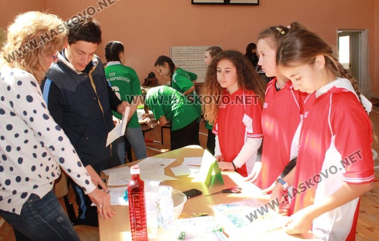 Димитровградски ученици оказваха първа помощ при бедствия и аварии