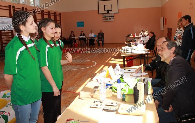 Отборът на Средно училище "Любен Каравелов" стана победител в общинския кръг на състезанието 