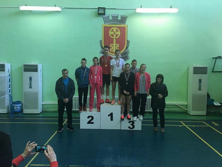 Бадминтонистите от "Атлет" се представиха успешно в състезание с по-големи съперници 